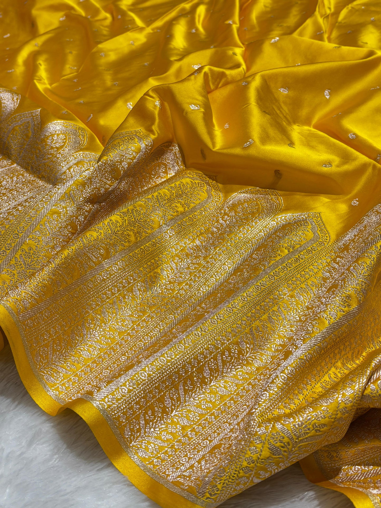 Aafreen Banarasi Soft Mashru Katan Silk Saree