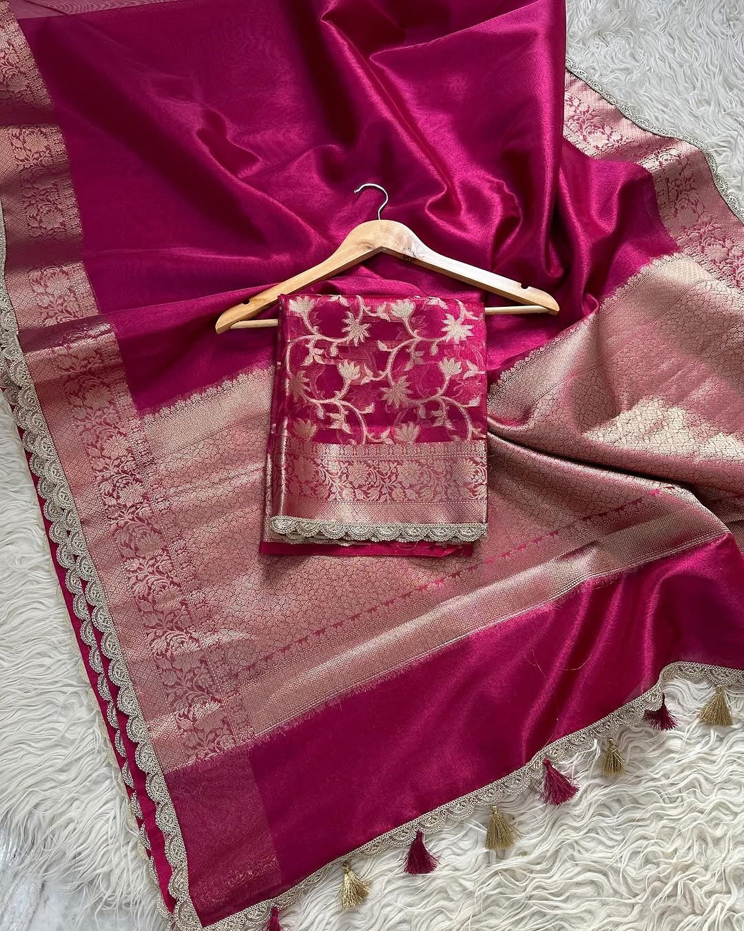 Tejore Magenta Tissue Silk Saree