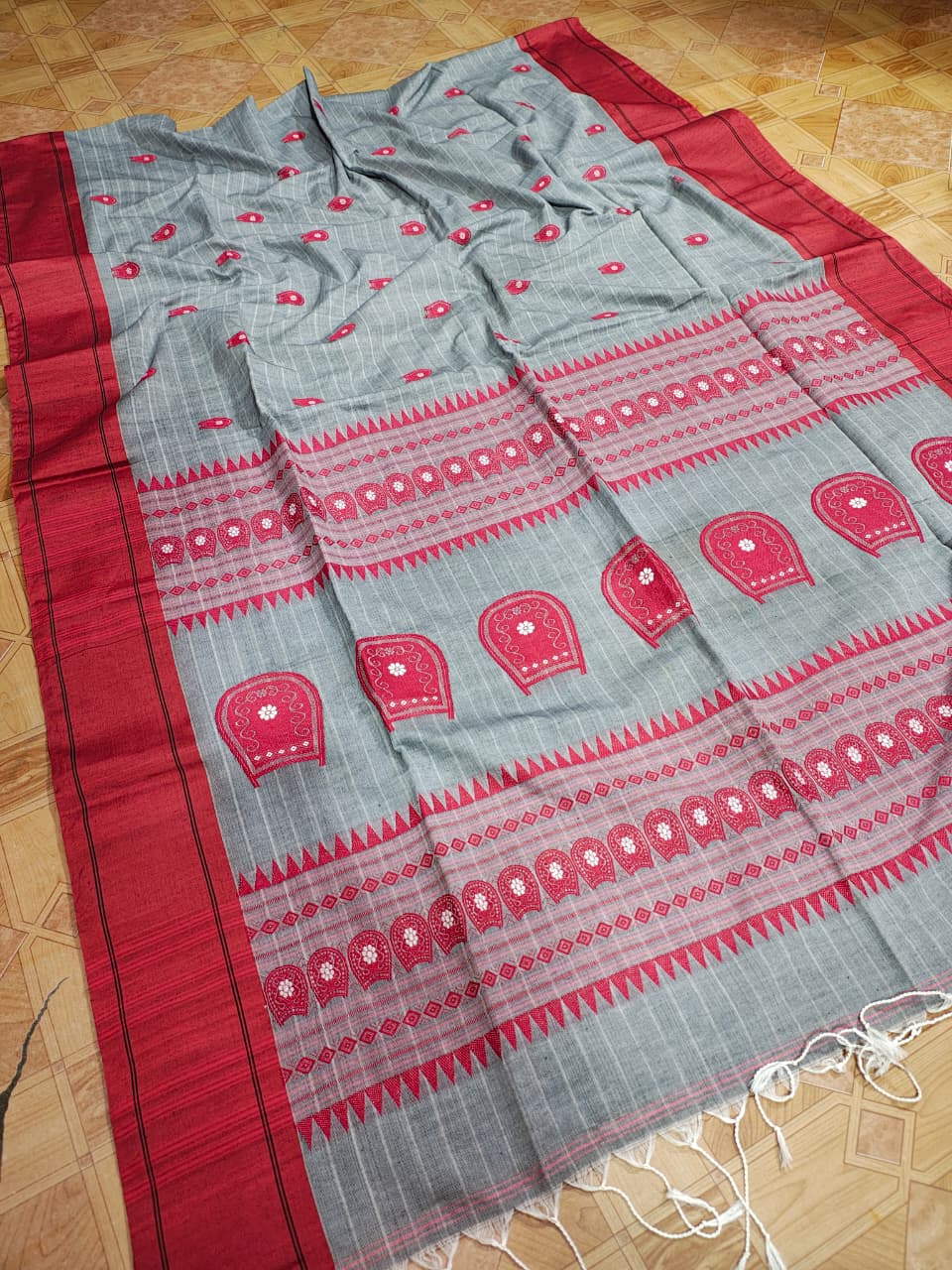 Anaya Grey Pure Mercerized Cotton Handloom Saree